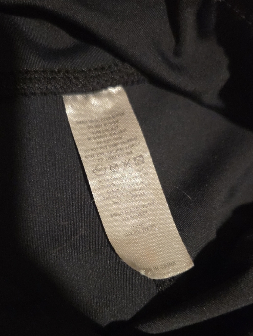 Black High-Waist Active Capri Leggings - Picture 2 of 5